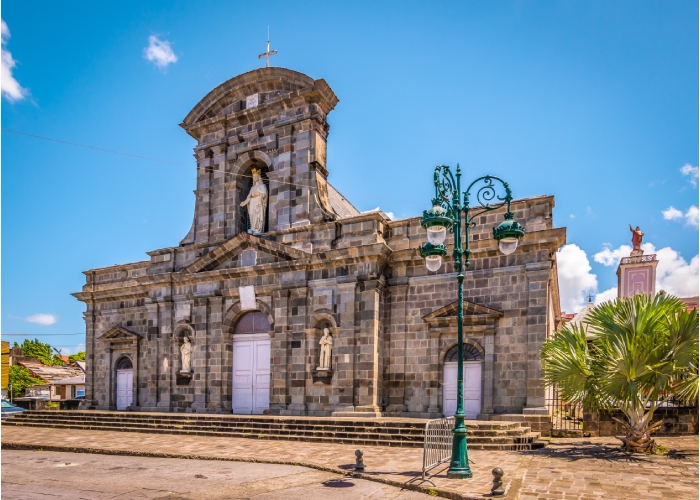 location voiture Basse Terre Guadeloupe cathedrale